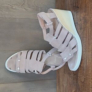 Camper Wedge Sandals Women's sz 37/6.5 US Limi Beige Suede Strappy Sandal